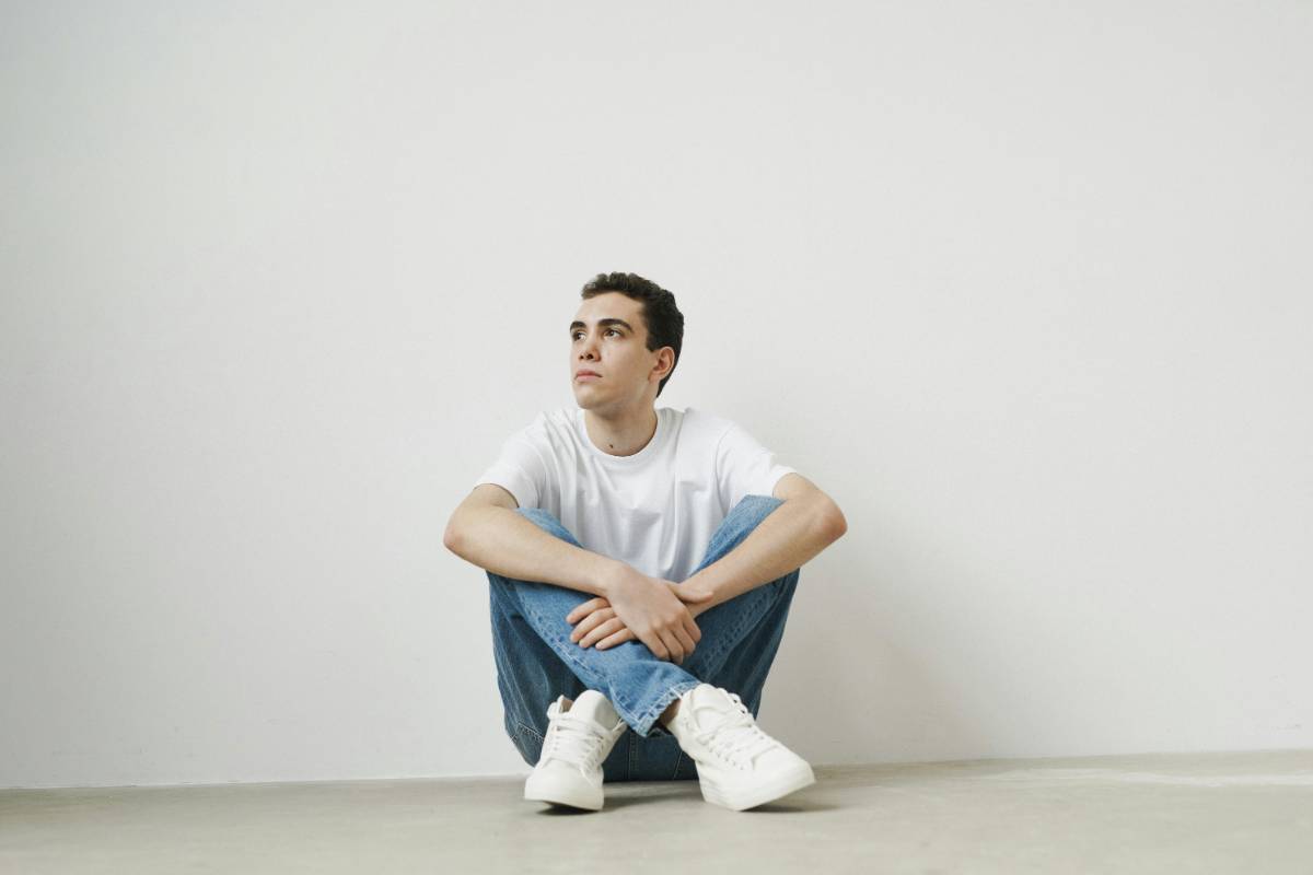 Why Are White Sneakers America’s Ultimate Wardrobe Staple?